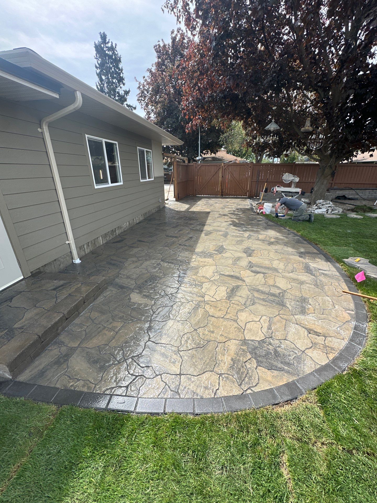 Custom Patterned Stone Patio & Border